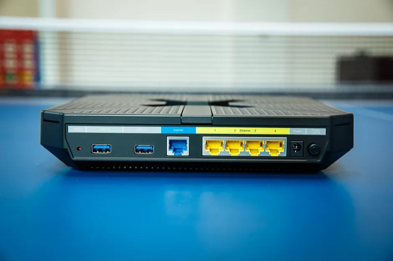 6 differences between a router and a switch